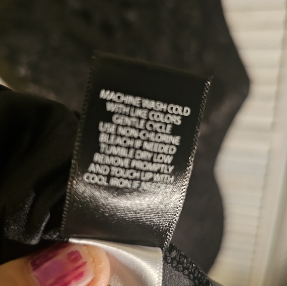 Gorgeous Torrid lined Dress with pockets. - Picture 9 of 9